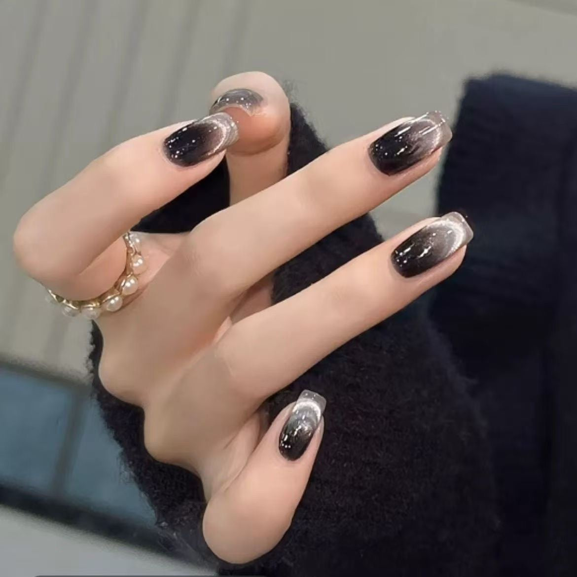 Our Moonlight Cat-Eye Gradient press-on nails feature a soft, luminous gradient effect that brightens the skin tone and complements any style. These pre-made nail tips are perfect for easy application, versatile daily wear, and bulk wholesale needs.