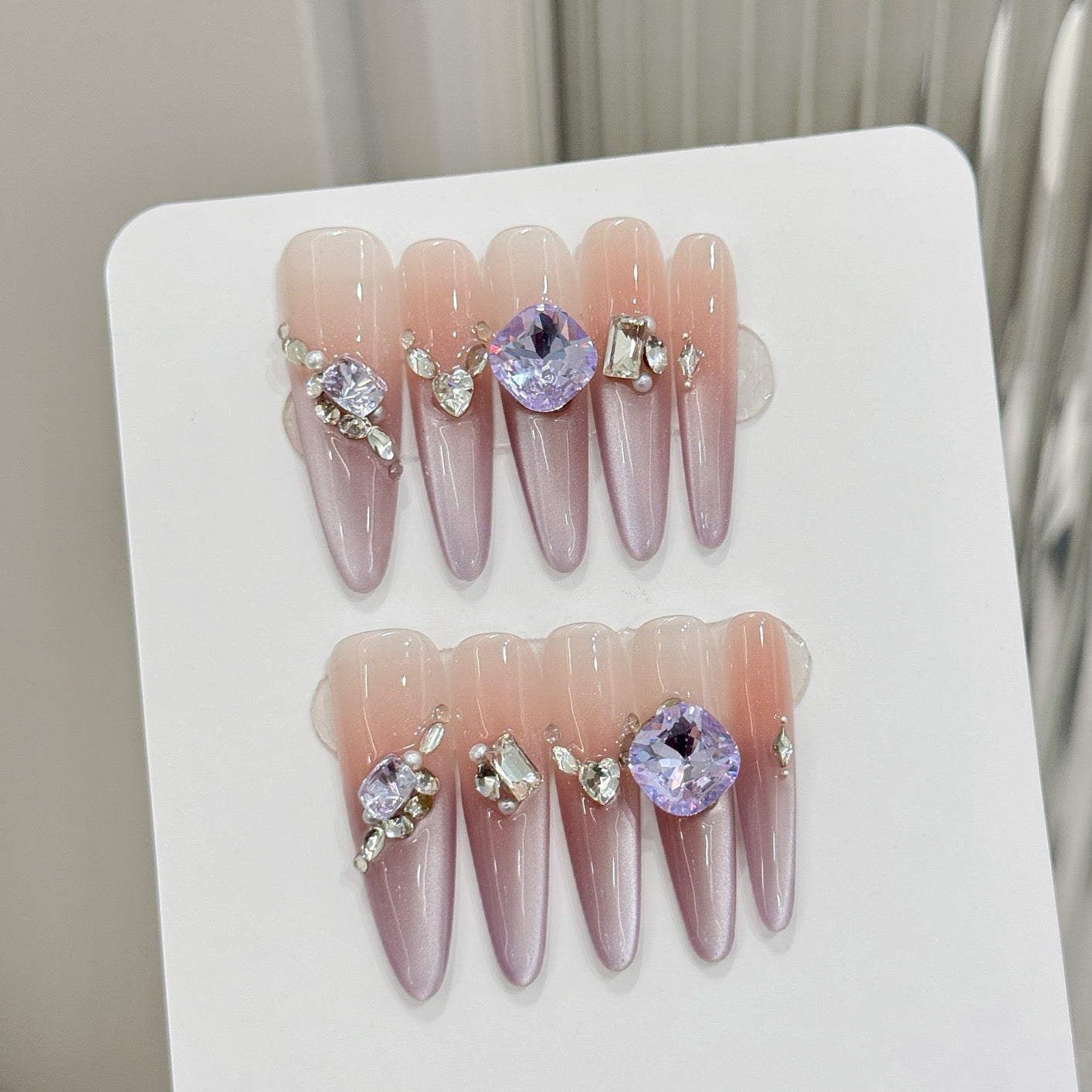 “Yunsha Liwu” Luxury Gradient Purple Cat-Eye Press-On Nails – Featuring Diagonal Tips, Sparkling Rhinestone Accents, and Handmade K9 Design