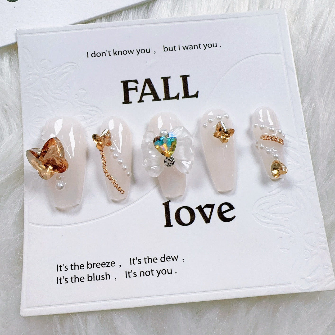 【Handmade Armor Wear】Handmade butterfly-style armor nail polish with full diamonds, dazzling sparkle, and pearl beauty nails. Luxurious wearable nail art pieces.
