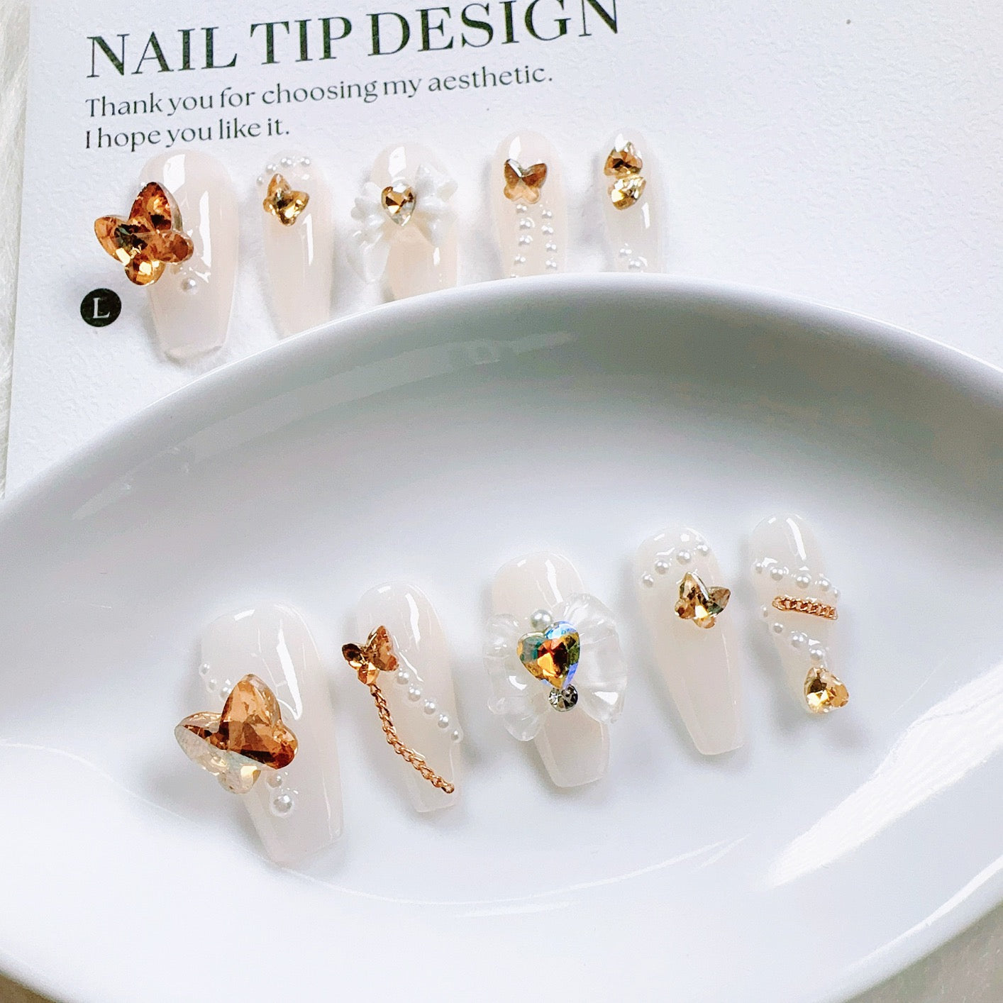 【Handmade Armor Wear】Handmade butterfly-style armor nail polish with full diamonds, dazzling sparkle, and pearl beauty nails. Luxurious wearable nail art pieces.