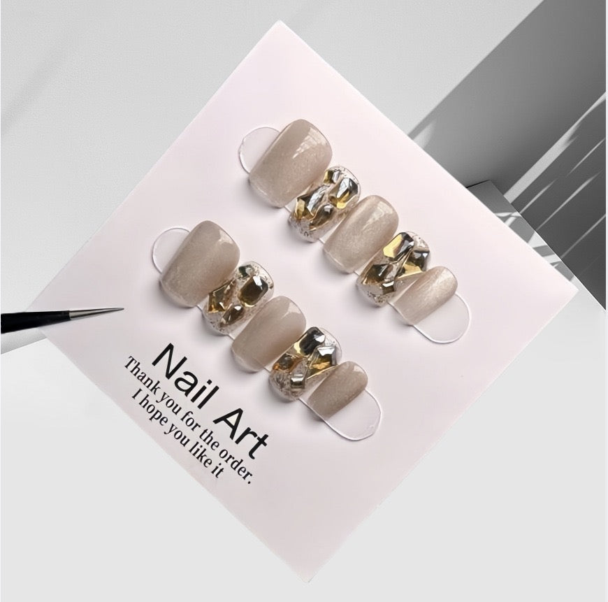 Handmade Champagne Cat-Eye Rhinestone Press-On Nails – Short Luxury Sparkling Style, Wholesale