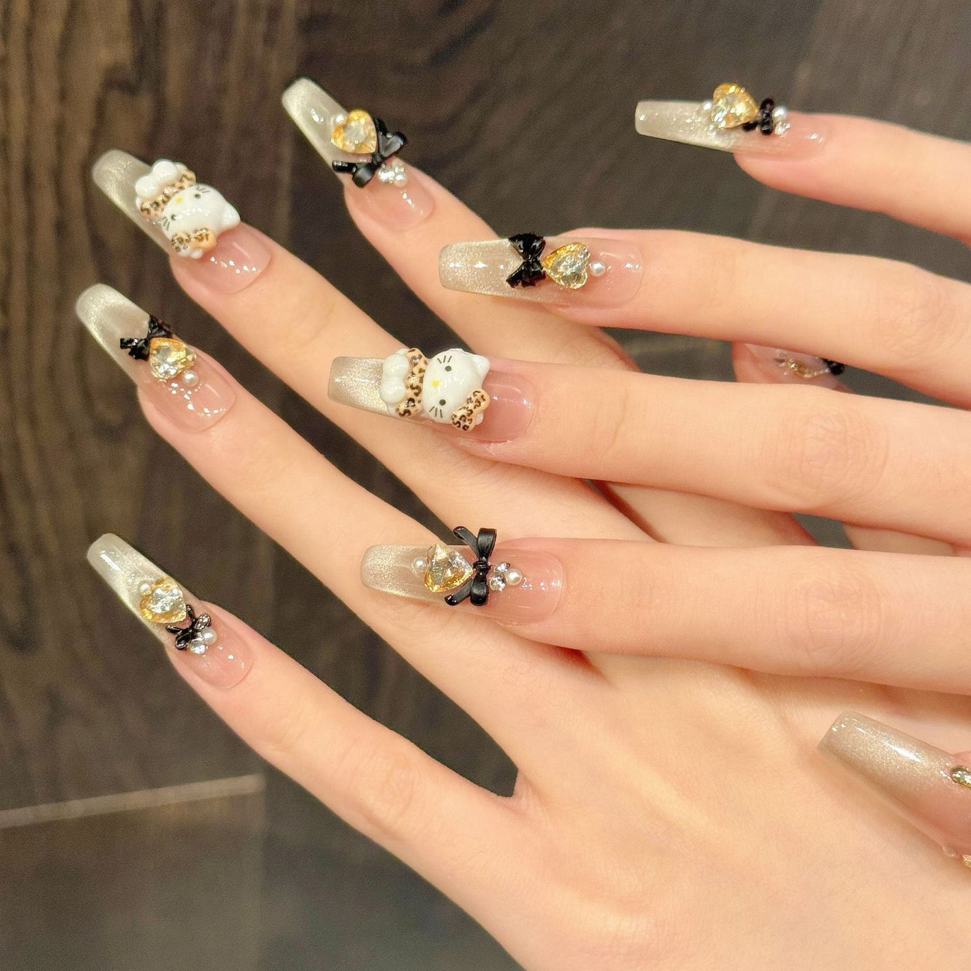“Leopard Kitty” – Cute and Chic Cartoon-Inspired Press-On Nails with Gradient Cat-Eye Finish, 3D Rhinestones, and French Bow Details