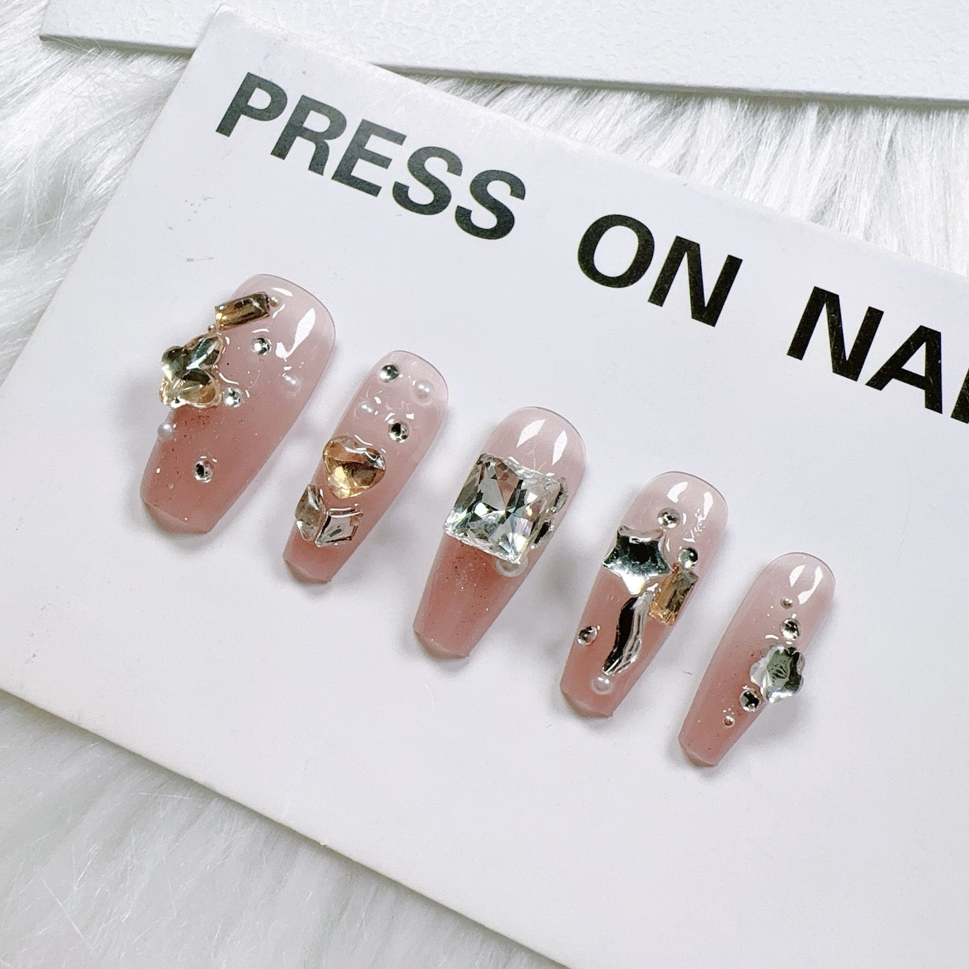 【Pure Handmade Wearable Nails】Gradient Heart Pile of Diamonds Broken Heart Butterfly Sparkling Light Luxury Nail Tips